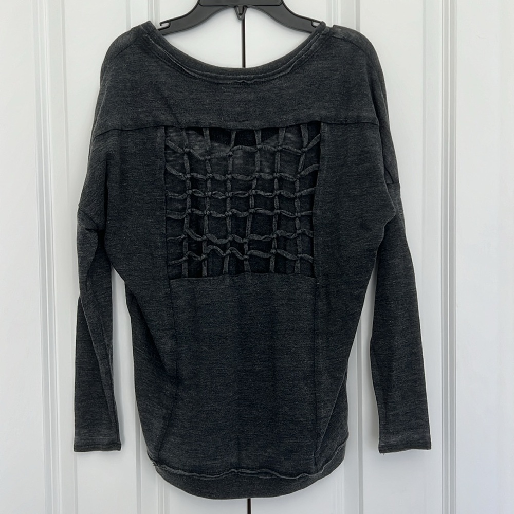 Open Back Quarter Sleeve Shirt - NEW